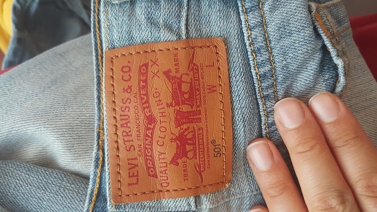 levis boyfriend jeans