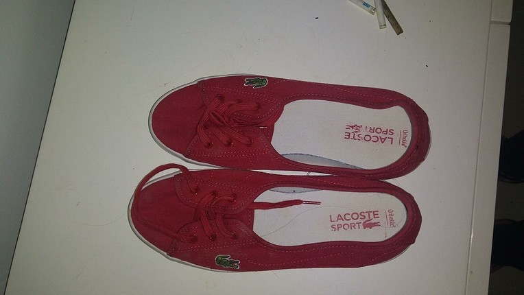 lacoste 39 numara kadin ayakkabi. trendyoldan alindi. kucuk geld