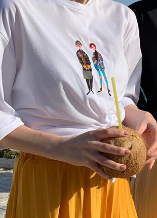 Yandan yırtmaçlı salaş basic tshirt yeni hiç giyilmedi fakir kol
