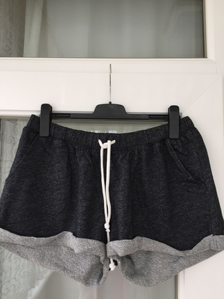 H&M Sort