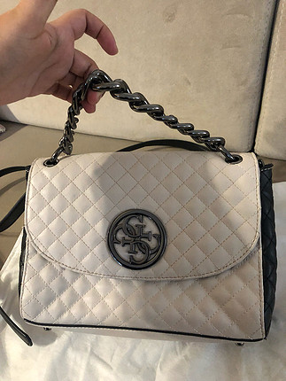 m Beden Yeniden farksız guess çanta