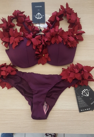 çiçekli bikini