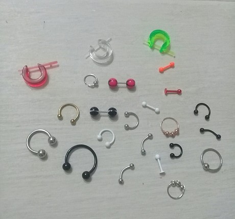 Claires'ten alınmış bisürü piercing
