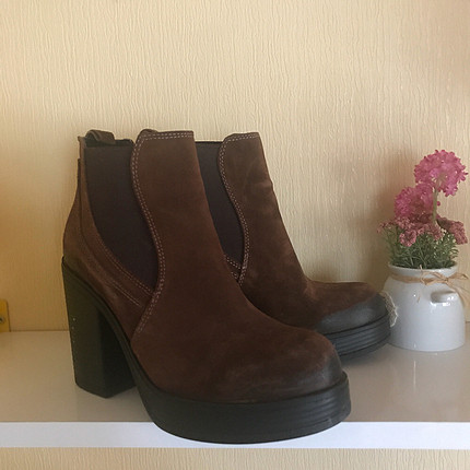 inci İnci süet bootie