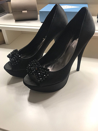 Designer Fiyonk detaylı ayakkabı
