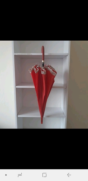 Puantiyeli şemsiye